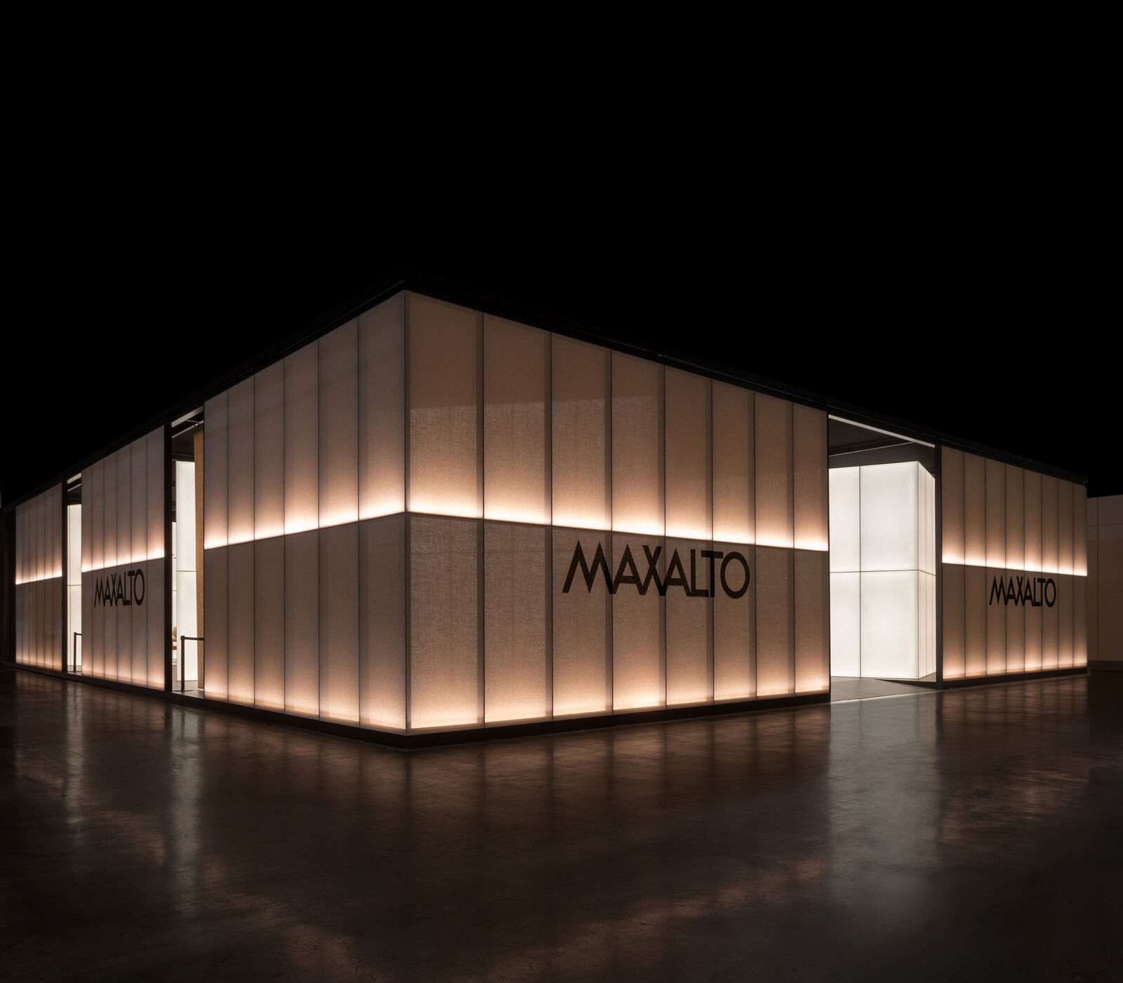 Maxalto booth_Milano2023_01